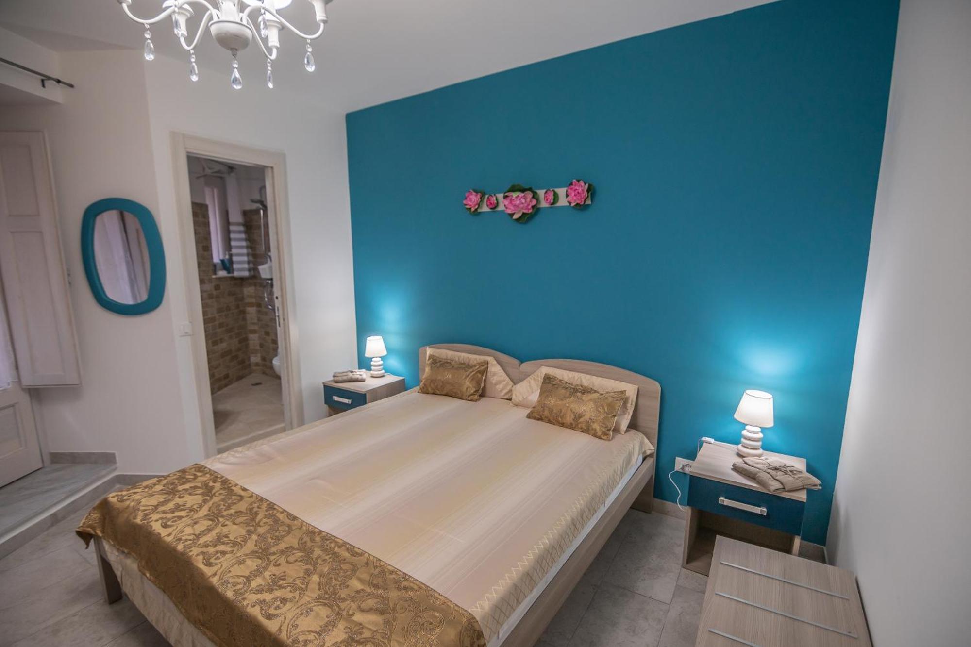 B&B Tulip Lotus Castelbuono ภายนอก รูปภาพ